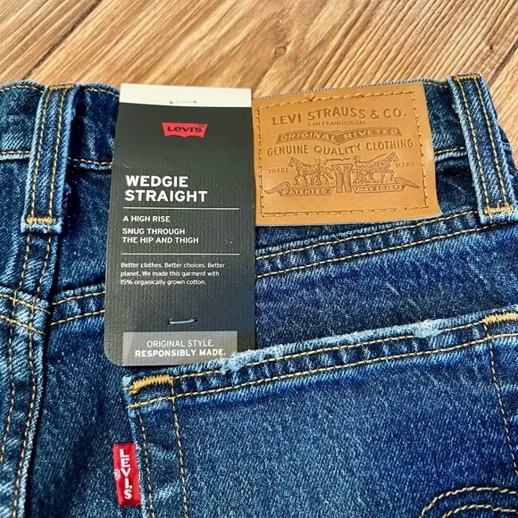 Levi's Wedgie Straight Jeans - Picture 4 of 4
